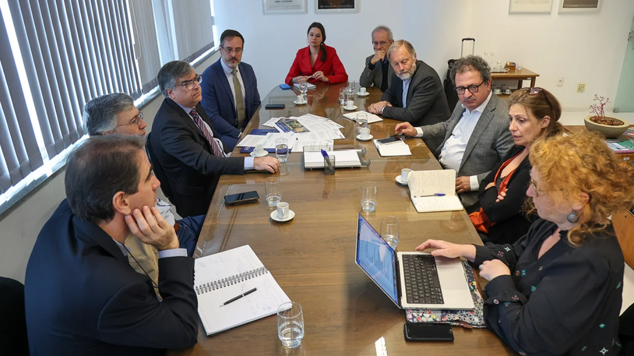 Representantes da USP e da PSL discutiram os termos do acordo para a criação do novo centro, que deverá ter estrutura administrativa e de pesquisa semelhante à do CNRS